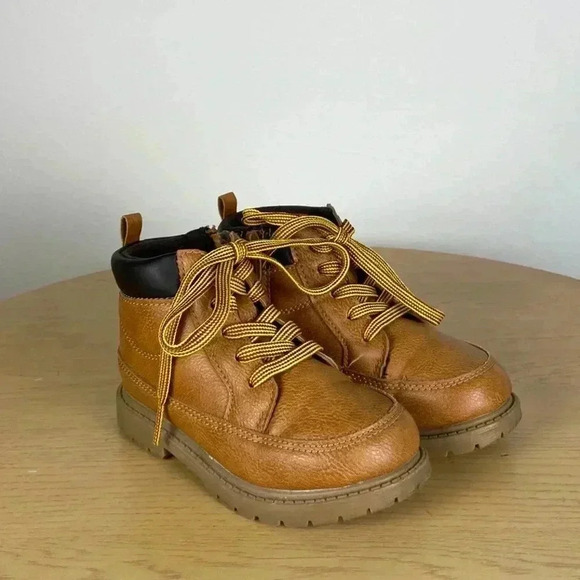 Carter Boy's 9 Lace Up Faux Leather Boot Tan Black Hiking Utility Outdoor Boot - Picture 1 of 7